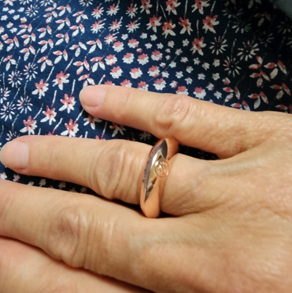 Henri Bendel- Rose Gold Polished Dome Ring Sz 7 - Picture 5 of 6